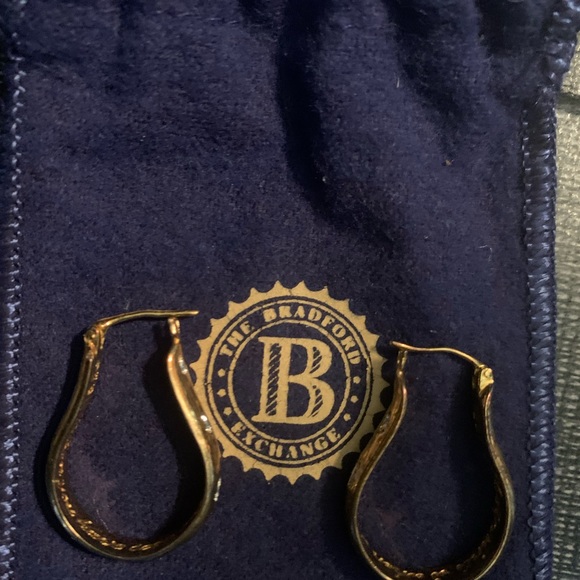 The Bradford Exchange Sterling Silver Diamond & Gold-plated Earrings! - Picture 3 of 3